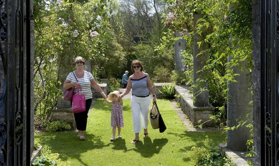 New-look National Lottery Heritage Fund unveils plans for funding Wales’ heritage People in a garden