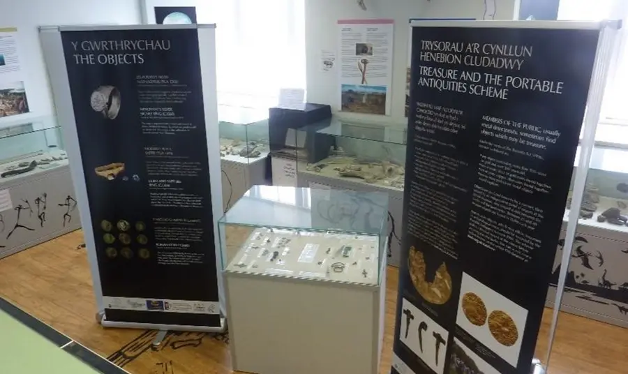 Amgueddfa Cymru: Hel Trysorau, Hel Straeon Arddangosfa prosiect archaeoleg gymunedol