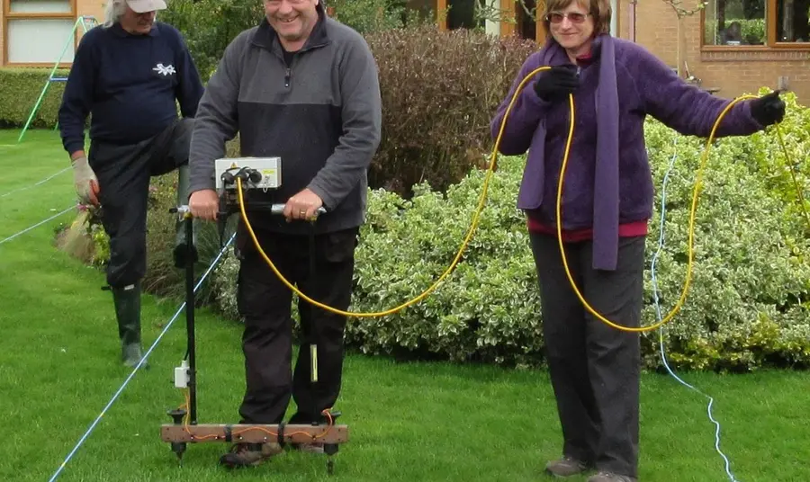 Keesbury Manor Heritage Project: (from Cawood's medieval manor to a gooseberry patch!) Geophysical survey at Cawood with community archaeologist, Jon Kenny