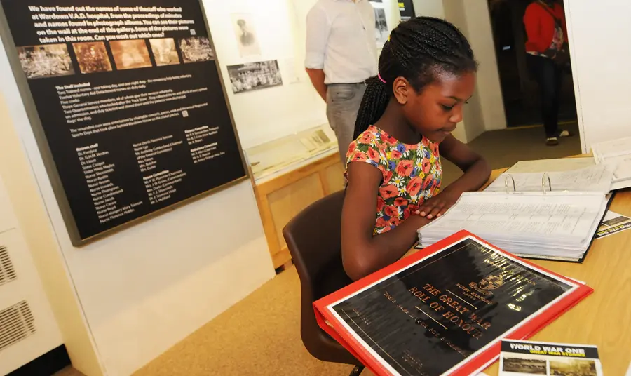 Luton Remembers the First World War A young participant learning about the First World War