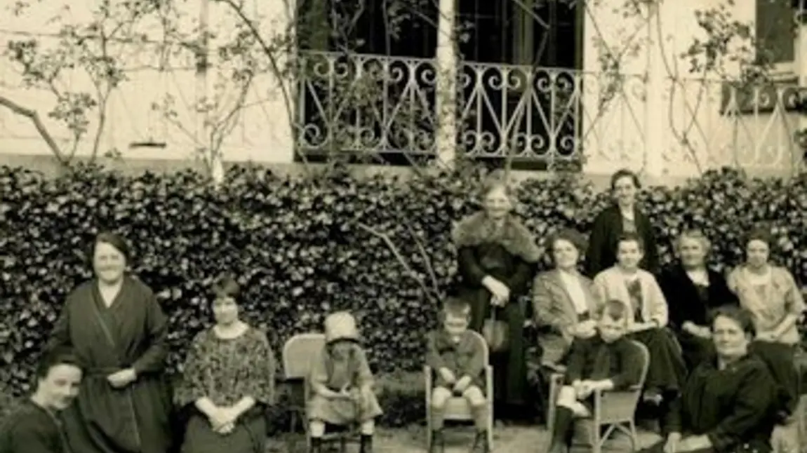 A group of convalescents in 1925 A group of convalescents in 1925