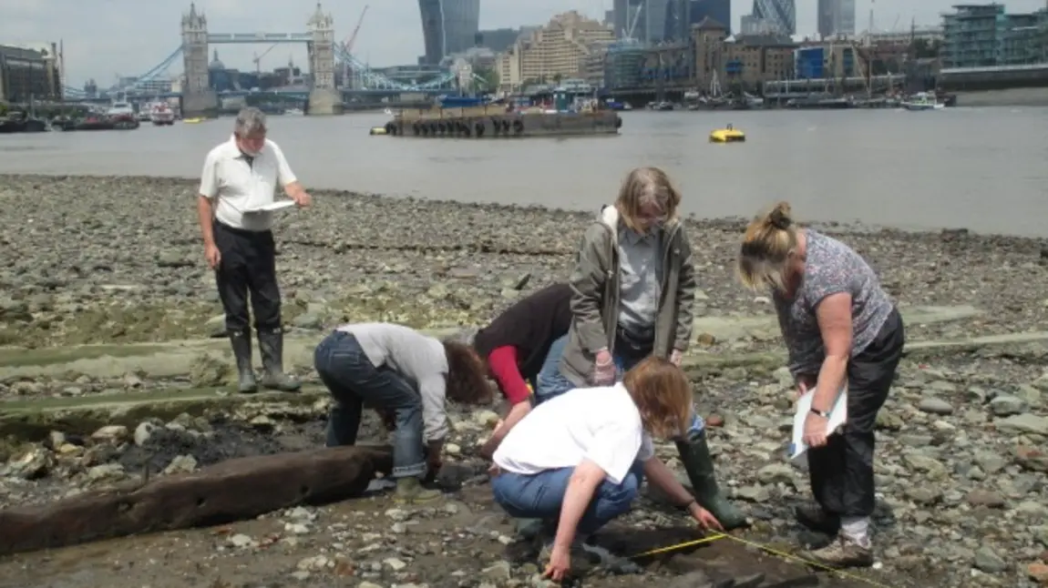 CITIZAN volunteers recording foreshore archaeology CITIZAN volunteers recording foreshore archaeology